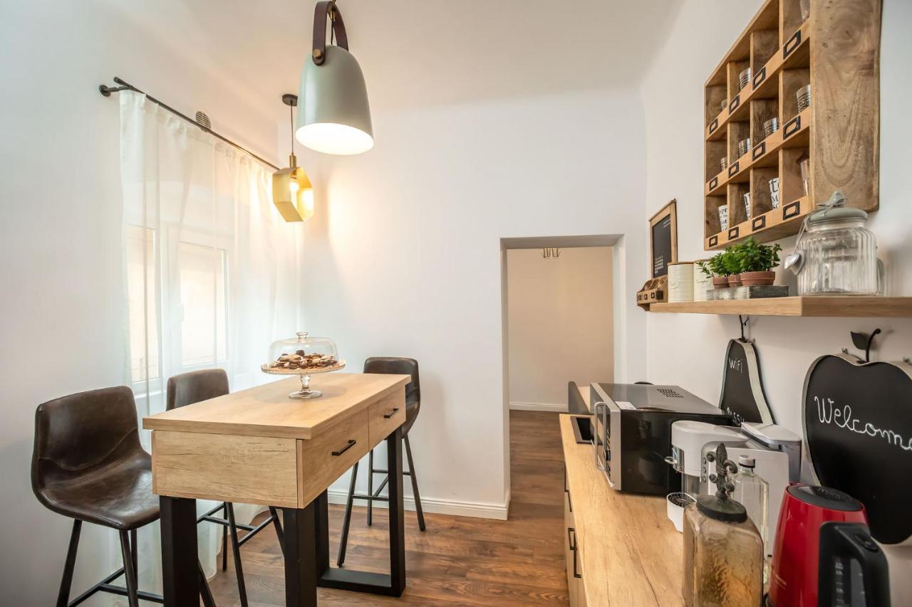 Venice Boutique Aparthotel Брашов Екстер'єр фото
